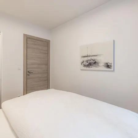 Daire Blue Luxury
